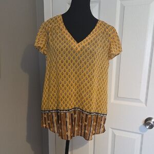 Maurices Yellow Printed V-Neck Short Sleeve Tunic